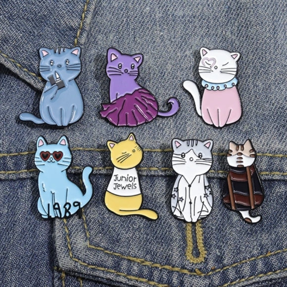 😻 Taylor Swift - Reputation Cat - Enamel Pin - Picture 3 of 7